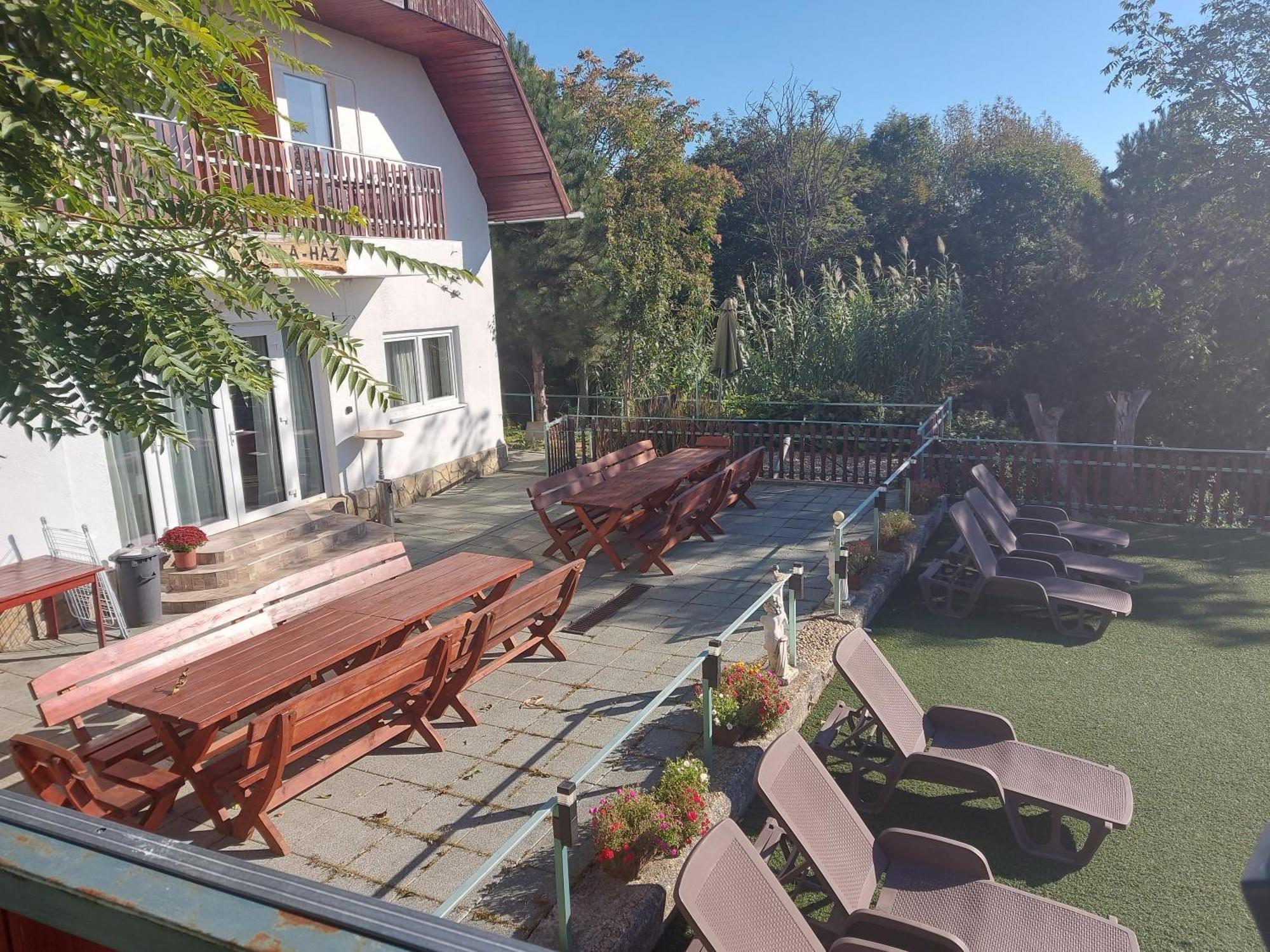 Attila'S Guest House Budaörs Exterior foto